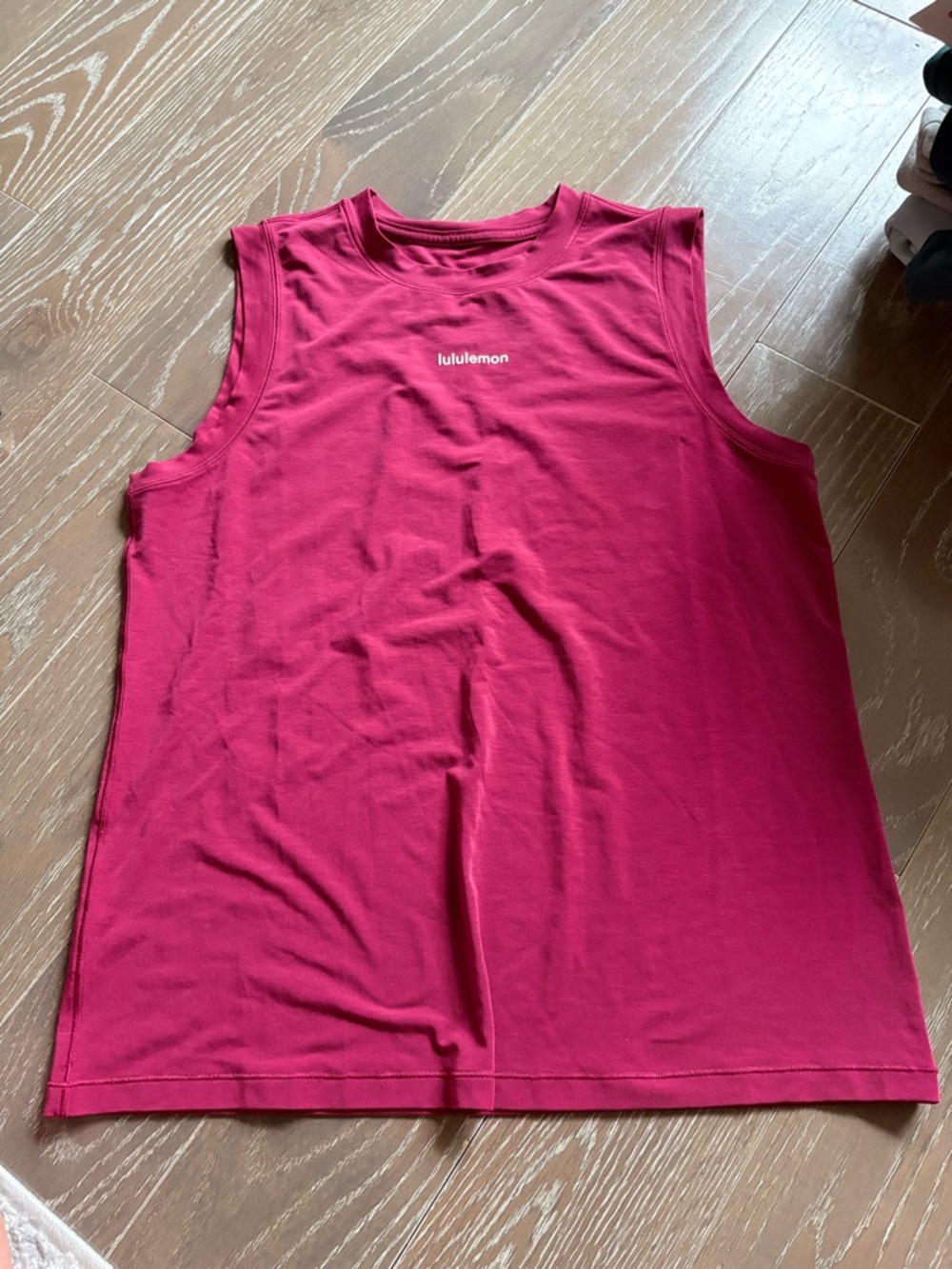 Like New! LULULEMON Jersey Training Muscle Tank Top Long Wordmark size 6 - Picture 2 of 4